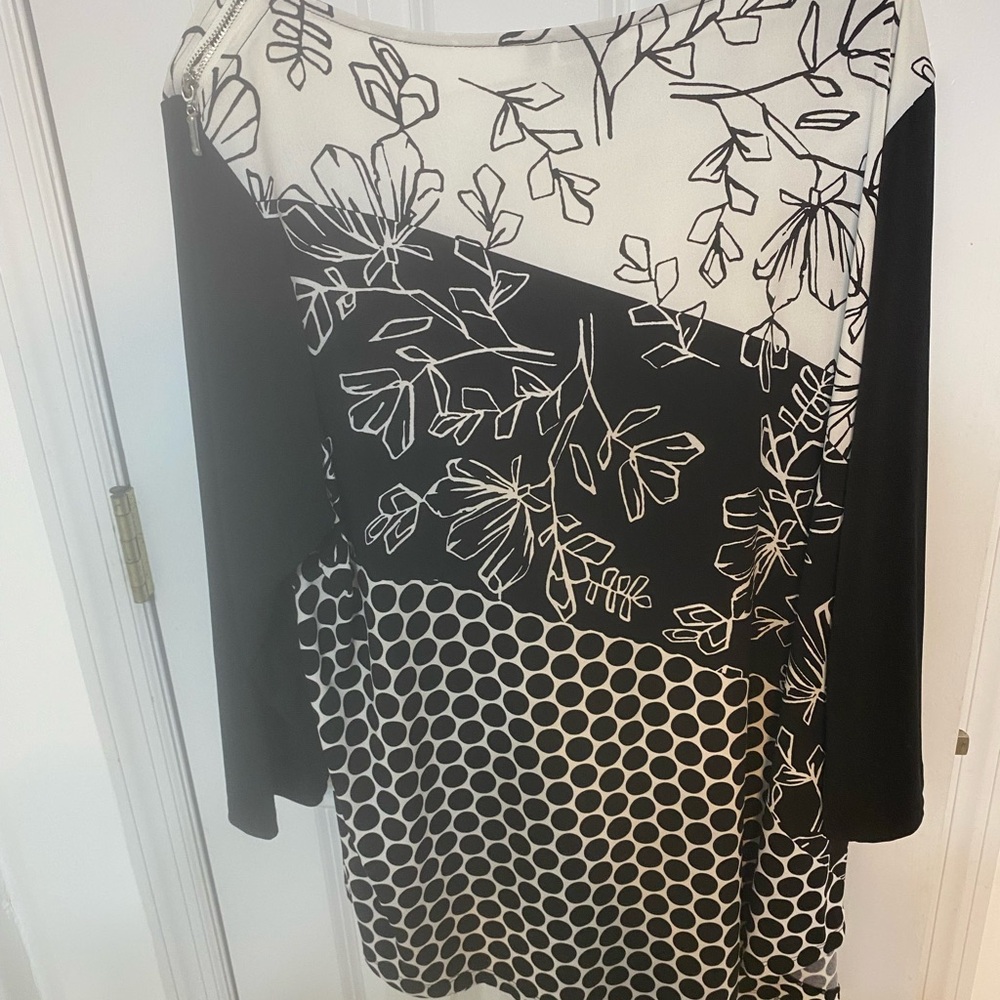 Rafaella Black and White Floral Top